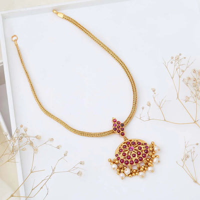 Devnia Red & Pearl Necklace