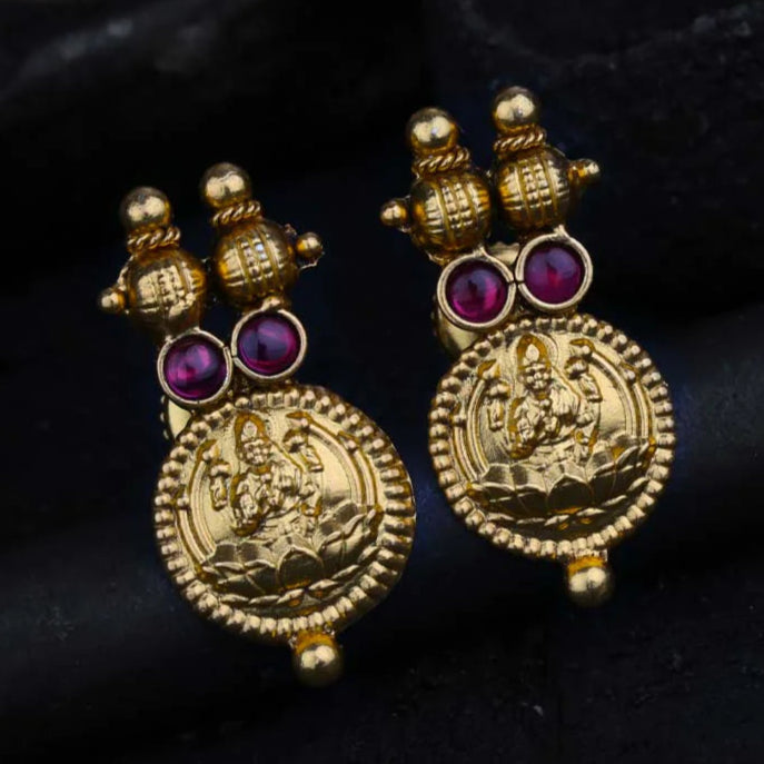 Lea Gold Stud Earrings