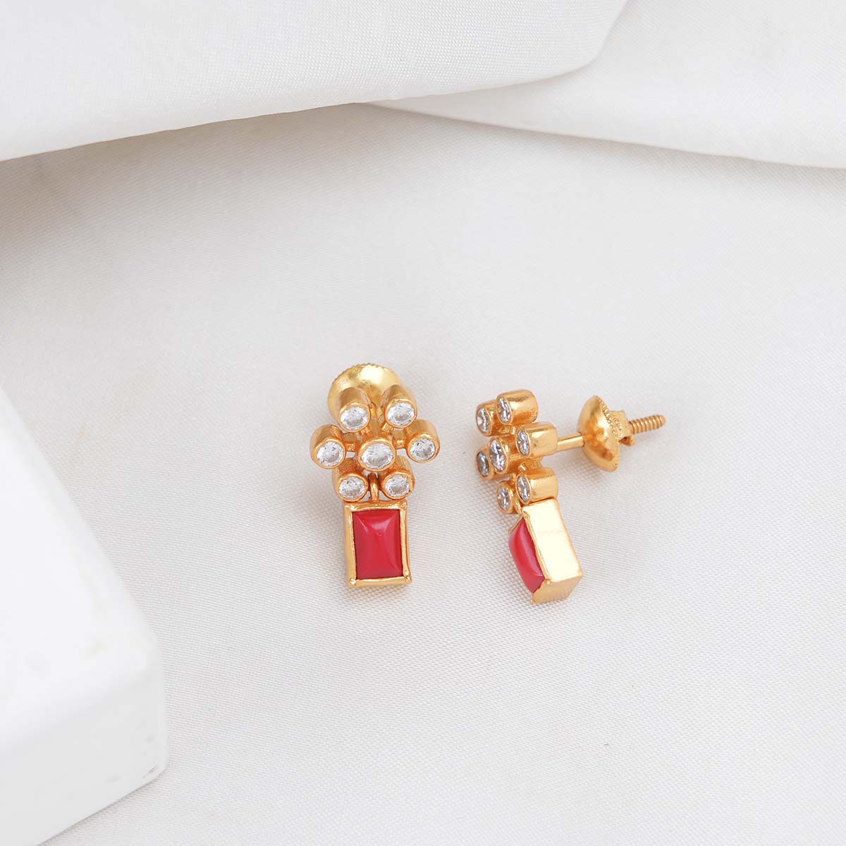 Red Square Zirconia Gold Earrings