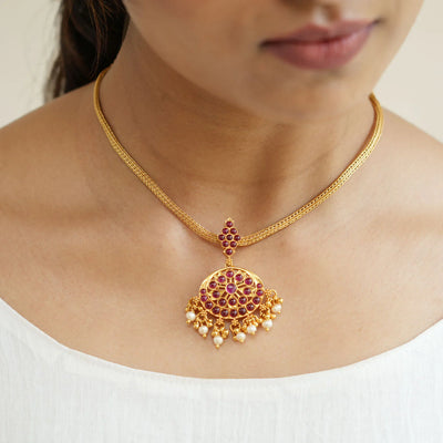 Devnia Red & Pearl Necklace